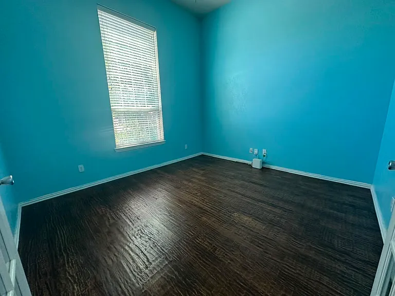 2642 Calmwood Dr — Photo 4