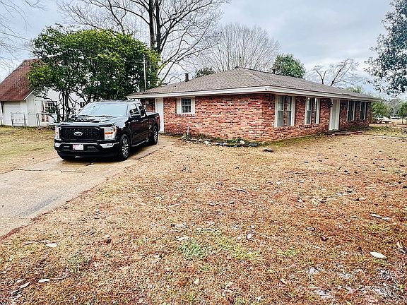3rd image of 248 Rosemary Ln
