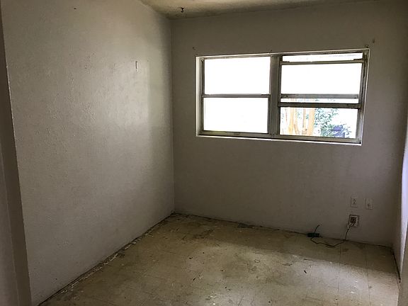 2nd image of 931 Harmon Ave