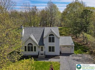 3310 Black Cherry Ct, Long Pond, PA 18334