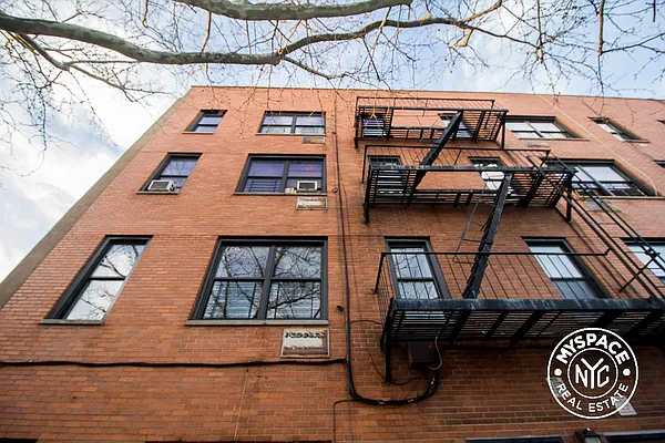 Rented by MySpaceNYC | media 24