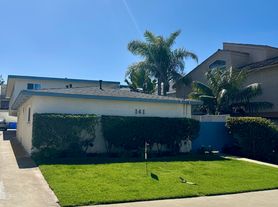 141 Cherry Ave, Carlsbad, CA