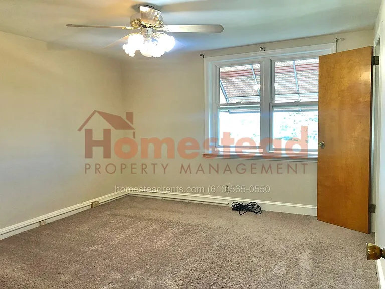 288 N Oak Ave — Photo 21