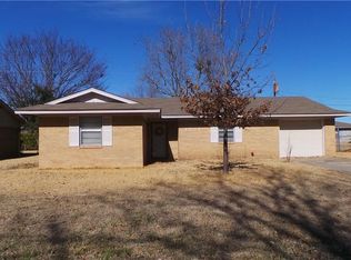 1507 Nila Dr, Gainesville, TX 76240