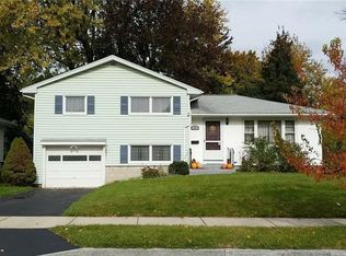 110 Royleston Rd, Rochester, NY 14609