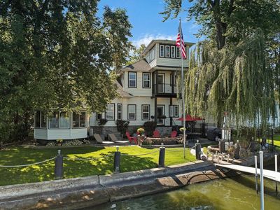 35 Lakeside Ln, Fox Lake, IL, 60020