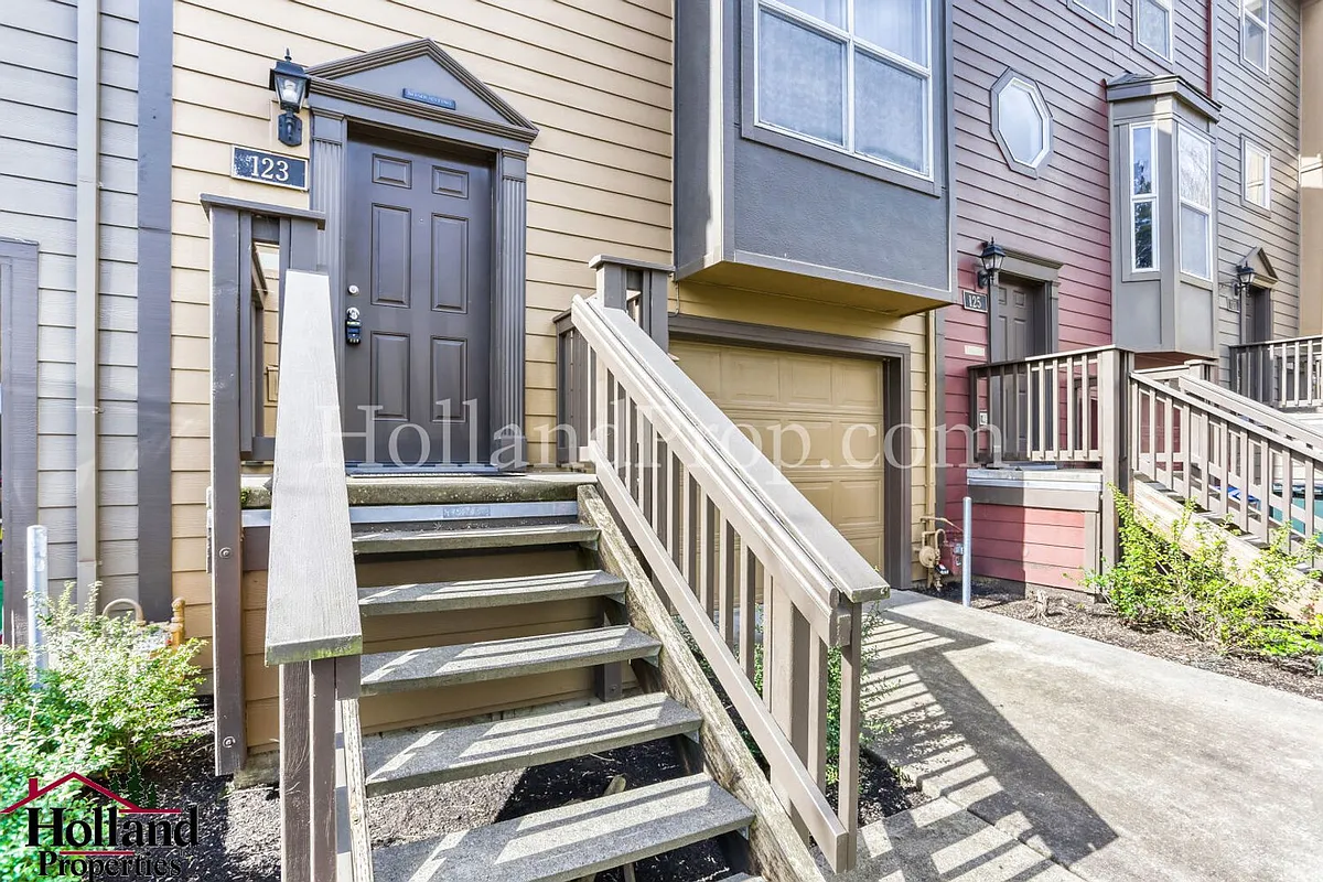 Building Photo - 123 NE 75th Ave