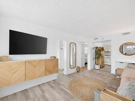 3rd image of 2101 Surf Ave Unit 211