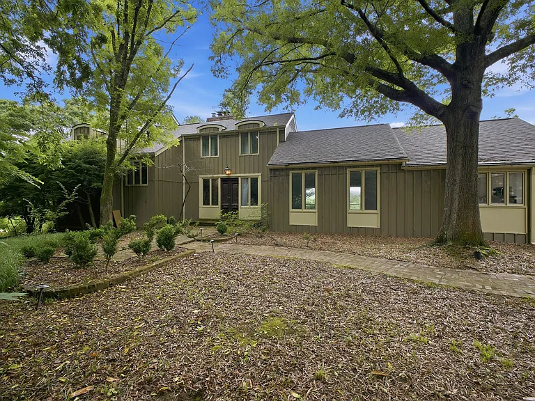 5612 Stanford Ct — Photo 1