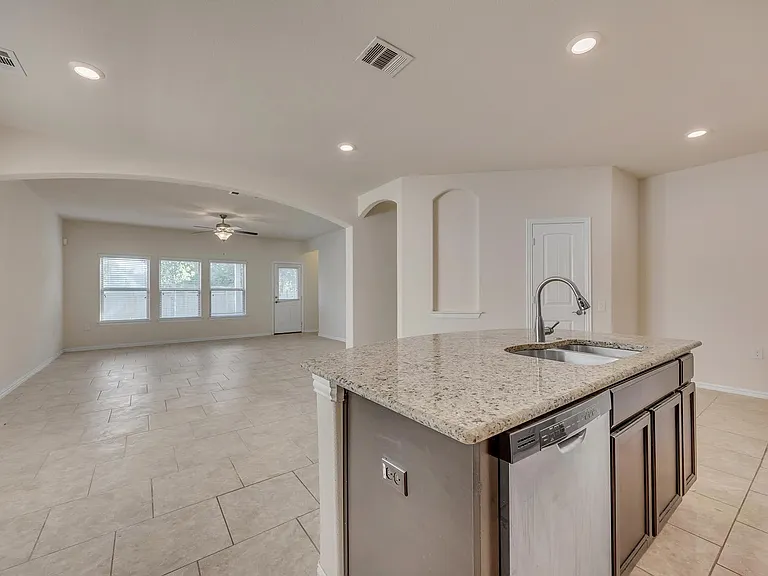 7212 Vail Ridge St — Photo 6