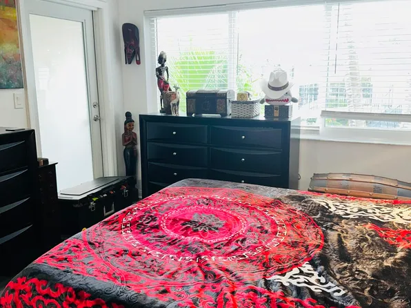 2161 NE 42nd Ct APT 214, 