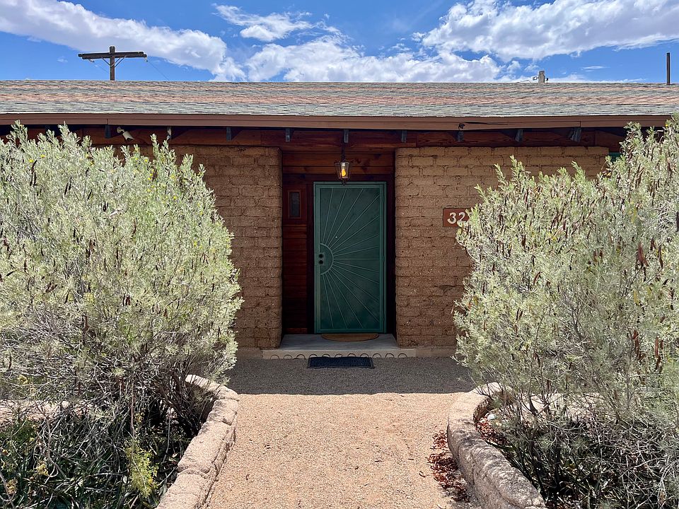 322 E. Drachman, a passive solar adobe house built in the historic Feldman's Neighborhood in 1981.