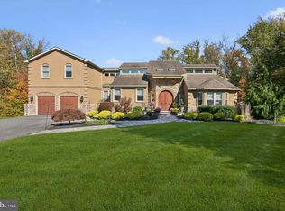 18 Lansbrook Ct, Sewell, NJ 08080