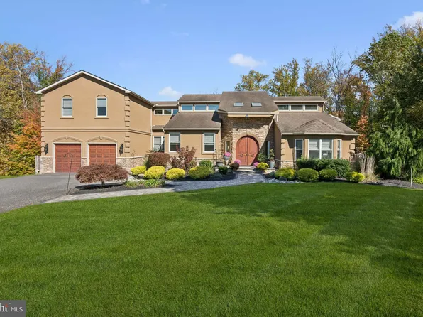 18 Lansbrook Ct, Sewell, NJ 08080