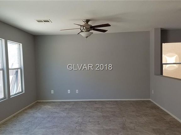3rd image of 565 Uxbridge Dr