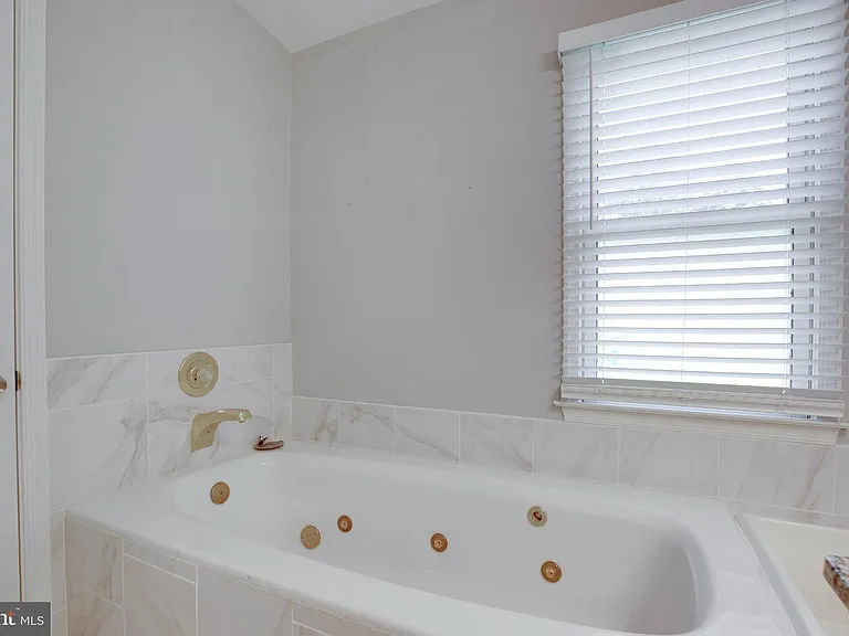 2914 Oakton Crest Pl — Photo 51