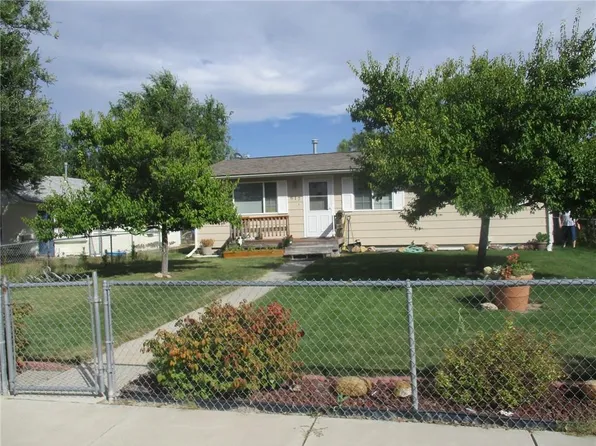617 N Crook Ave, Hardin, MT 59034