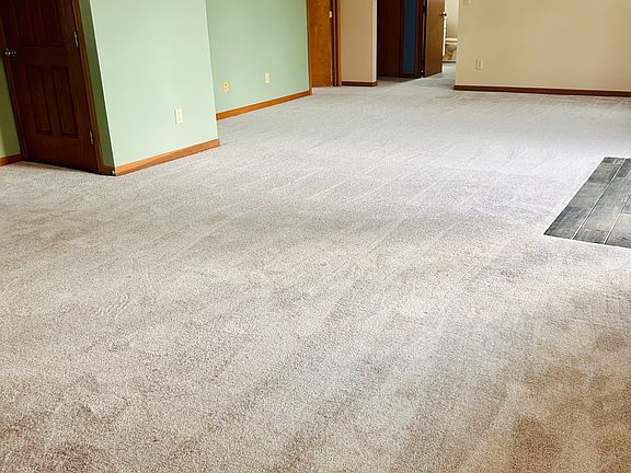 4th image of 1046 Mindy Ln APT 3