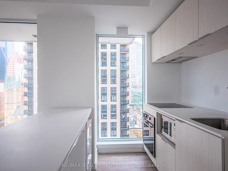 77 Shuter St #1602 — Photo 13