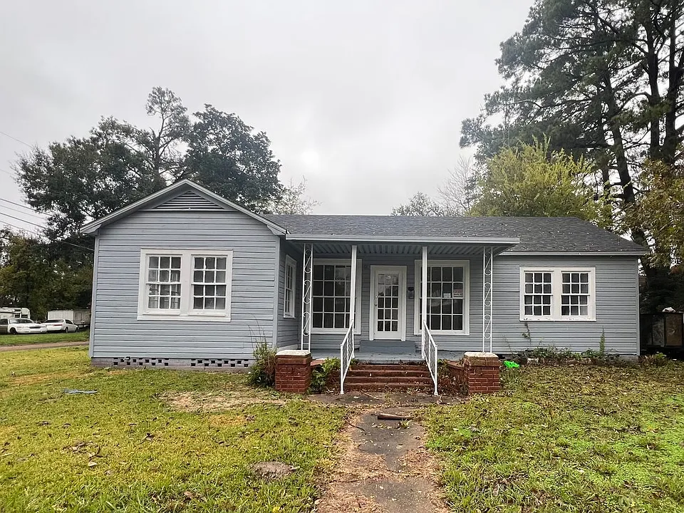 405 Rice Ln