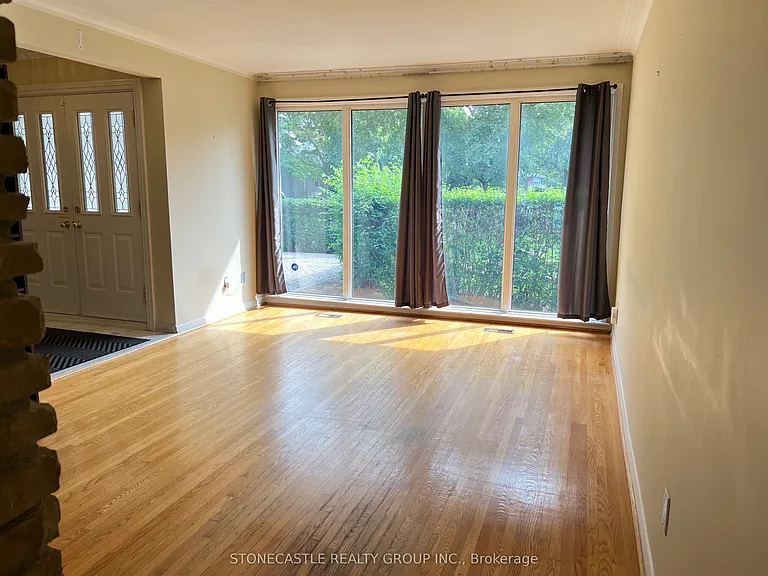 8 Hartsdale Dr — Photo 3
