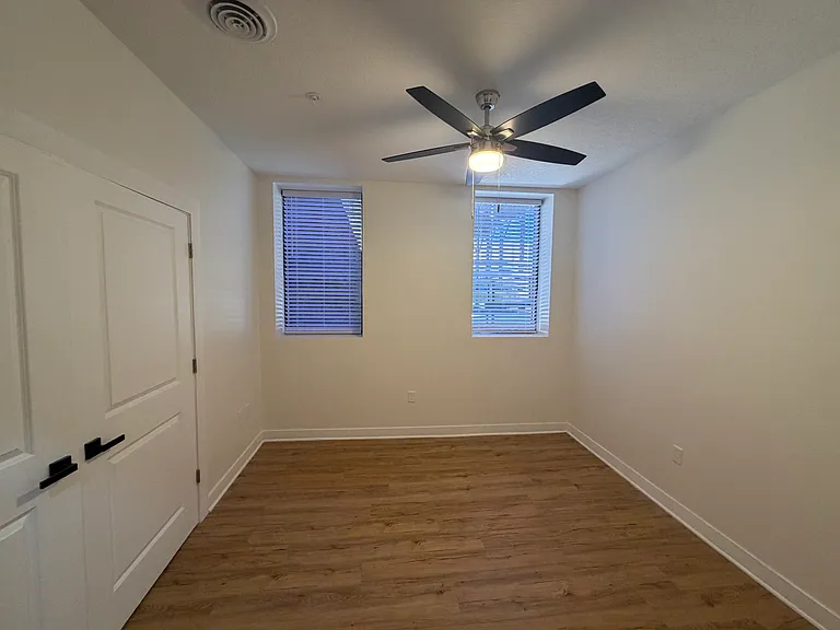 400 N Main St #203 — Photo 7