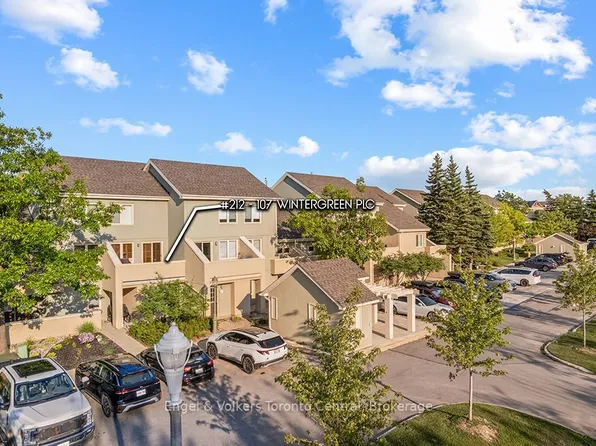 107 Wintergreen Pl #212, The Blue Mountains, ON L9Y 0P8