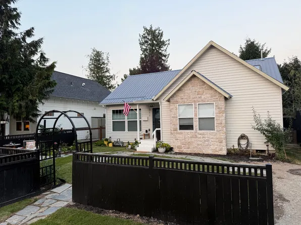 311 S 3rd Ave, Sandpoint, ID 83864