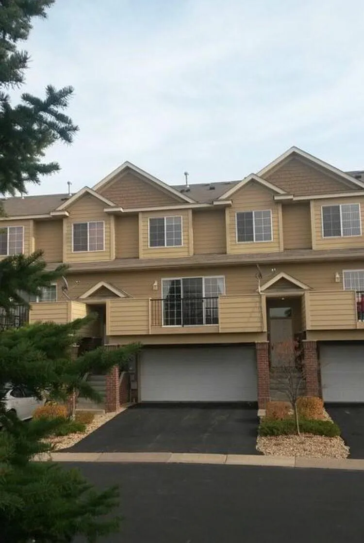 2 bed, 1700 sqft, $2,350 — Photo 2