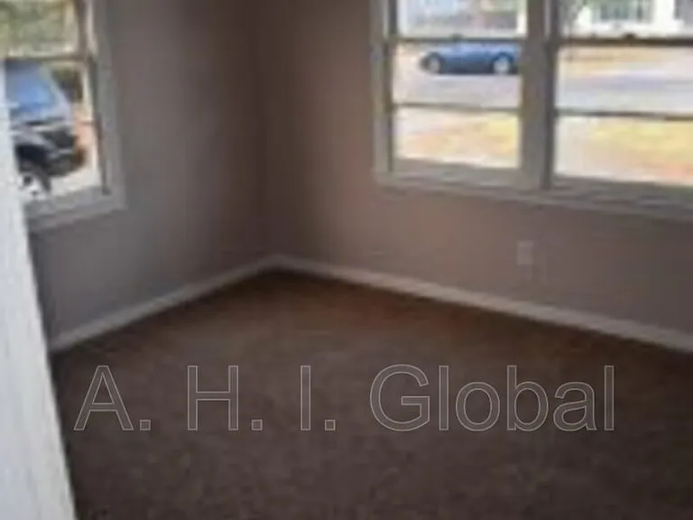 4615 S Lipscomb St — Photo 6
