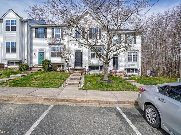 2nd image of 4423 Danbury Sq