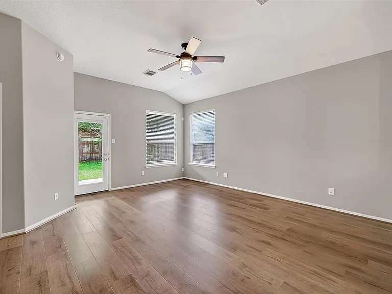 6431 Applewood Forest Dr — Photo 17