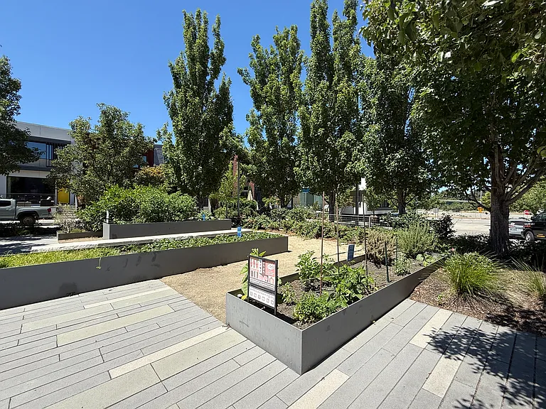 435 Garden St — Photo 36