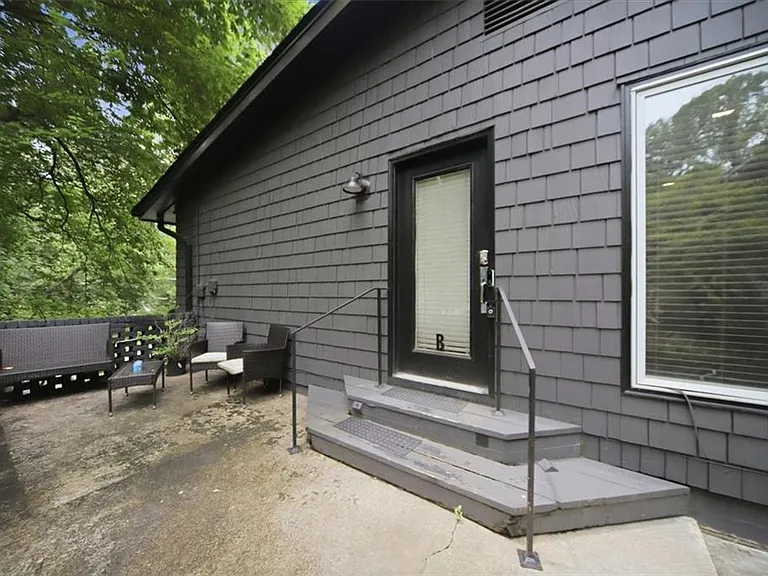 546 Allen Rd NE #B — Photo 32
