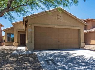 447 W Cedar Chase Dr, Green Valley, AZ 85614