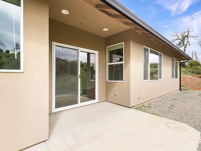 580 Valstream Dr — Photo 12
