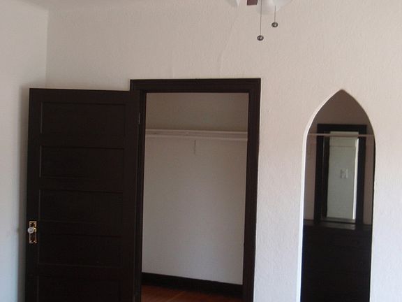 5th image of 747 N Wilcox Ave #206