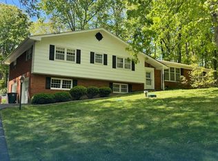 913 Glamis Cir, Signal Mountain, TN 37377