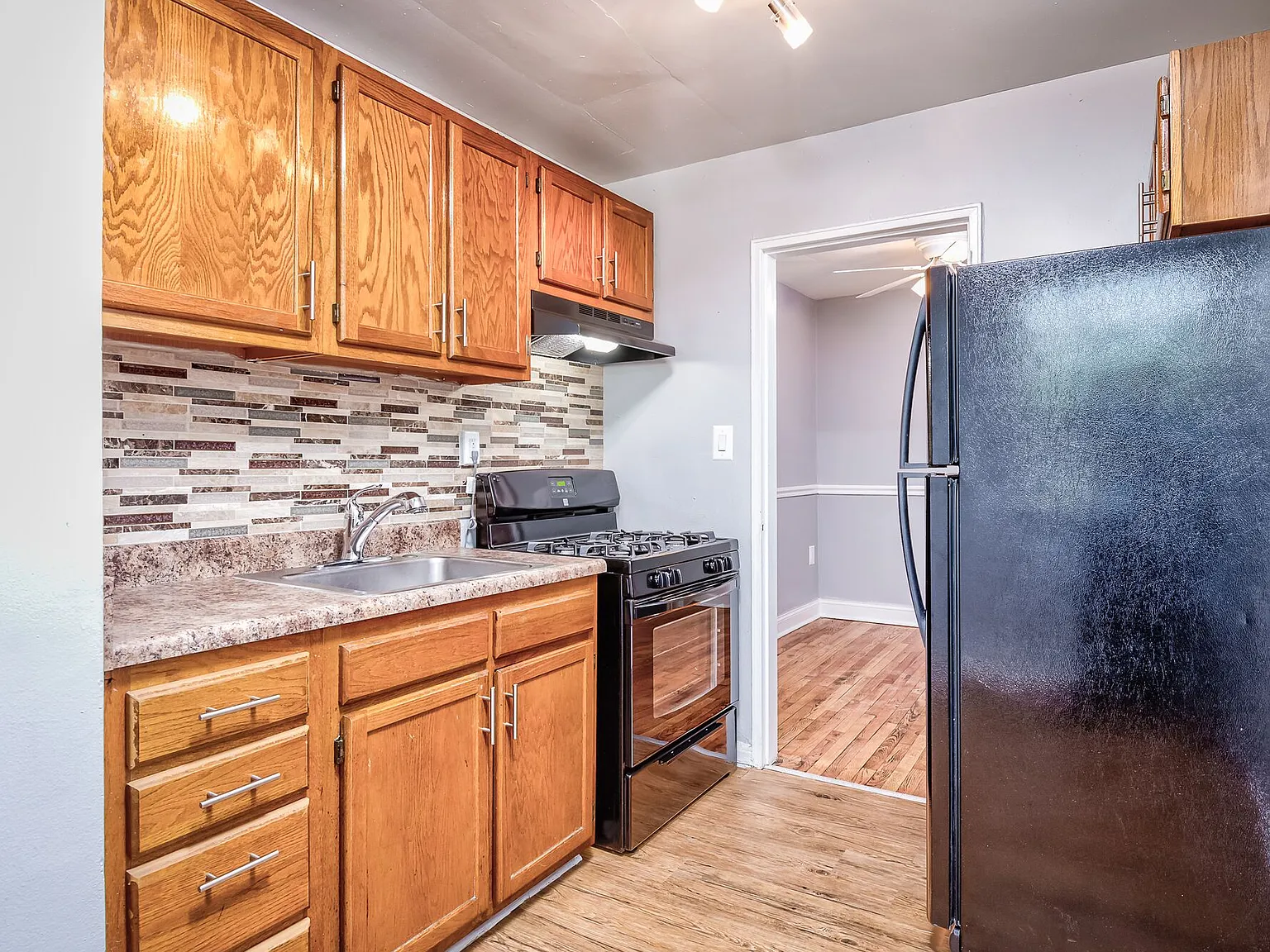 Spacious Updated Apartments, Inquire Today!! — Photo 3