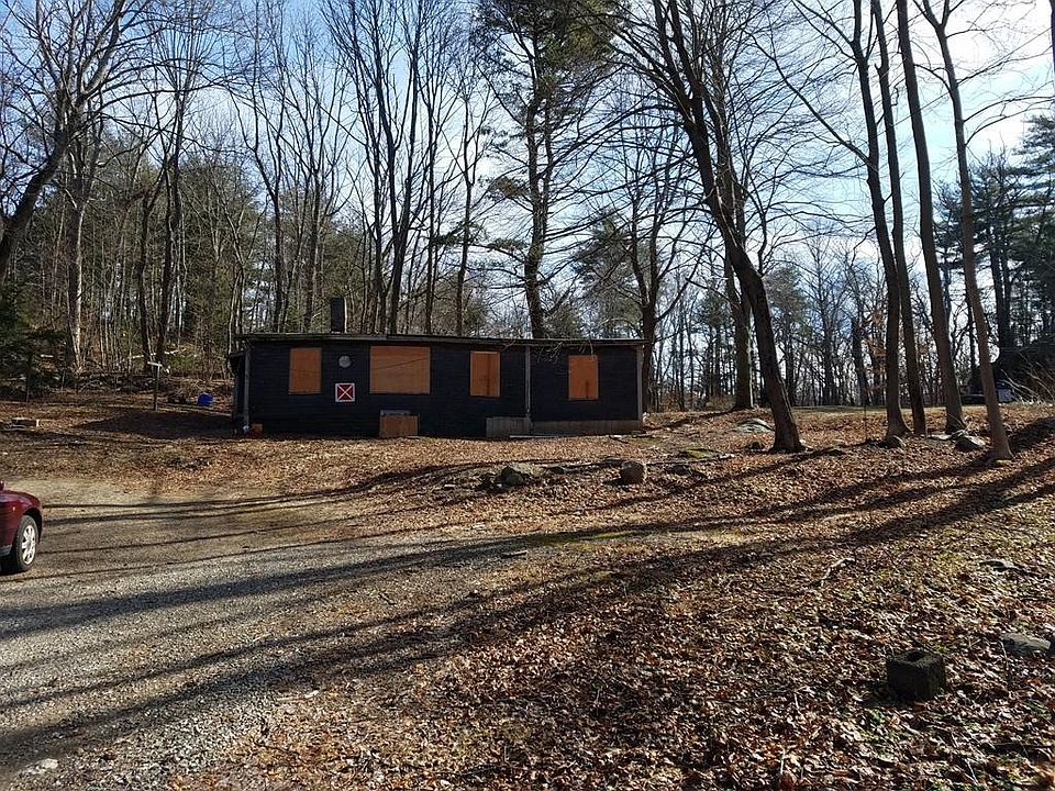 2nd image of 12 Laurel St