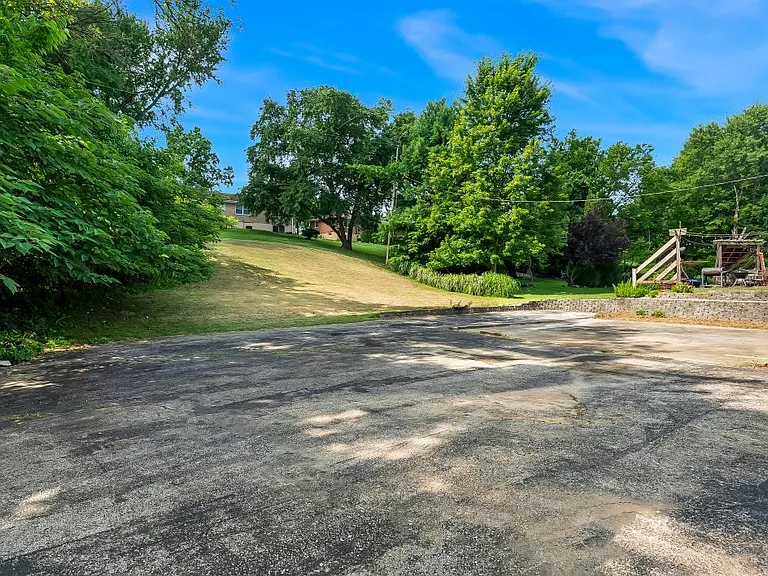 5468 Ringer Rd — Photo 33