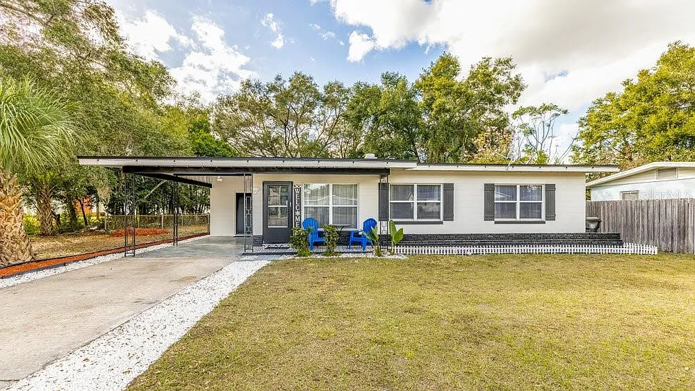 3 bed, 2.0 bath, 1026 sqft, $2,800 — Photo 1