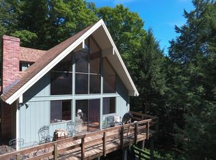 370 Williams Ln, Hartford, VT 05047