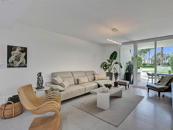 5th image of 19111 Collins Ave APT 102