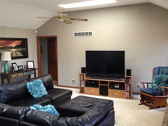 3rd image of 979 Silver Creek Way