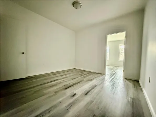 6304 18th Ave #3, Brooklyn, NY 11204