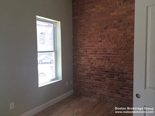 35 Forbes St #1 — Photo 9