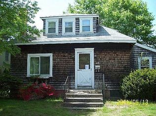 25 Walnut Rd, Barrington, RI 02806