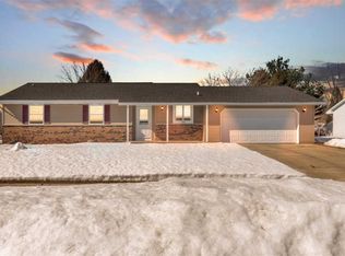 3320 Lapidary Ln, Janesville, WI 53548