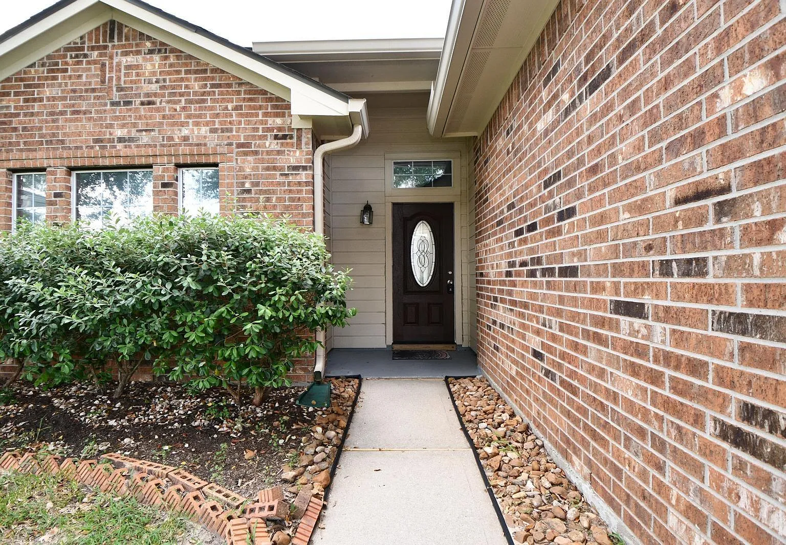 3 bed, 2.0 bath, 1501 sqft, $2,150 — Photo 3